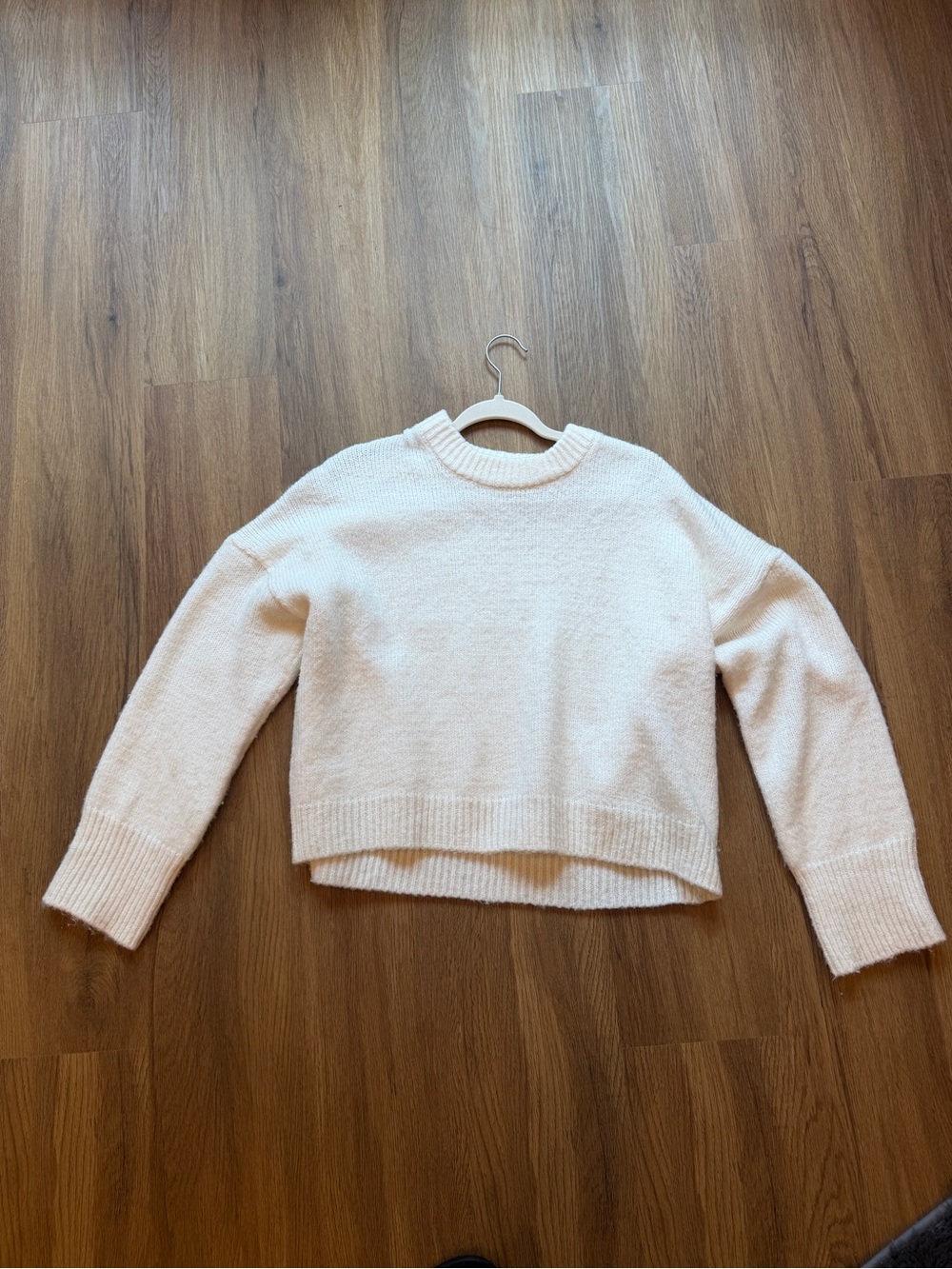 Abercrombie and fitch white knit sweater
